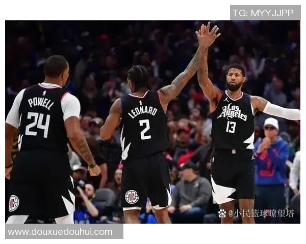 北京篮球队实力引发热议球迷对球队表现和战术的分歧分析